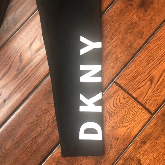 DKNY Black Capri leggings - Picture 2 of 6